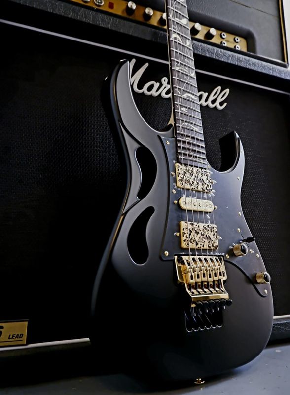 Ibanez Steve Vai PIA 3761 — Onyx Black